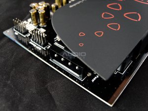 Recenzja karty dźwiękowej AIM SC808 Tak samo jak w ST/STX - bez gniazdka MOLEX ani rusz.